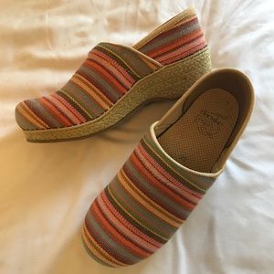 Dansko clogs. Size 9